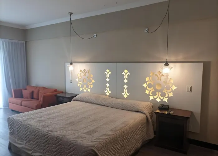 Howard Johnson Pilar Resort Spa & Convention Center