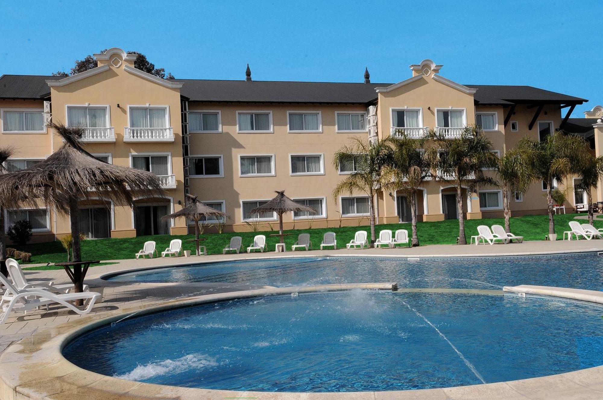 Hotel Howard Johnson & Convention Center