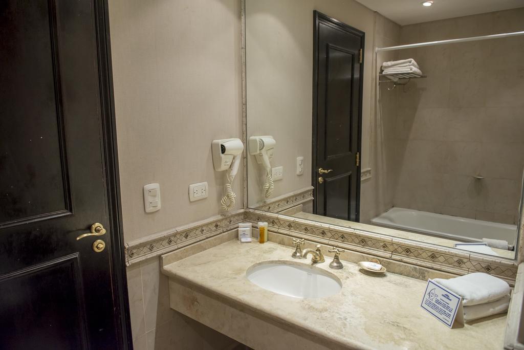 Howard Johnson & Convention Center 4*