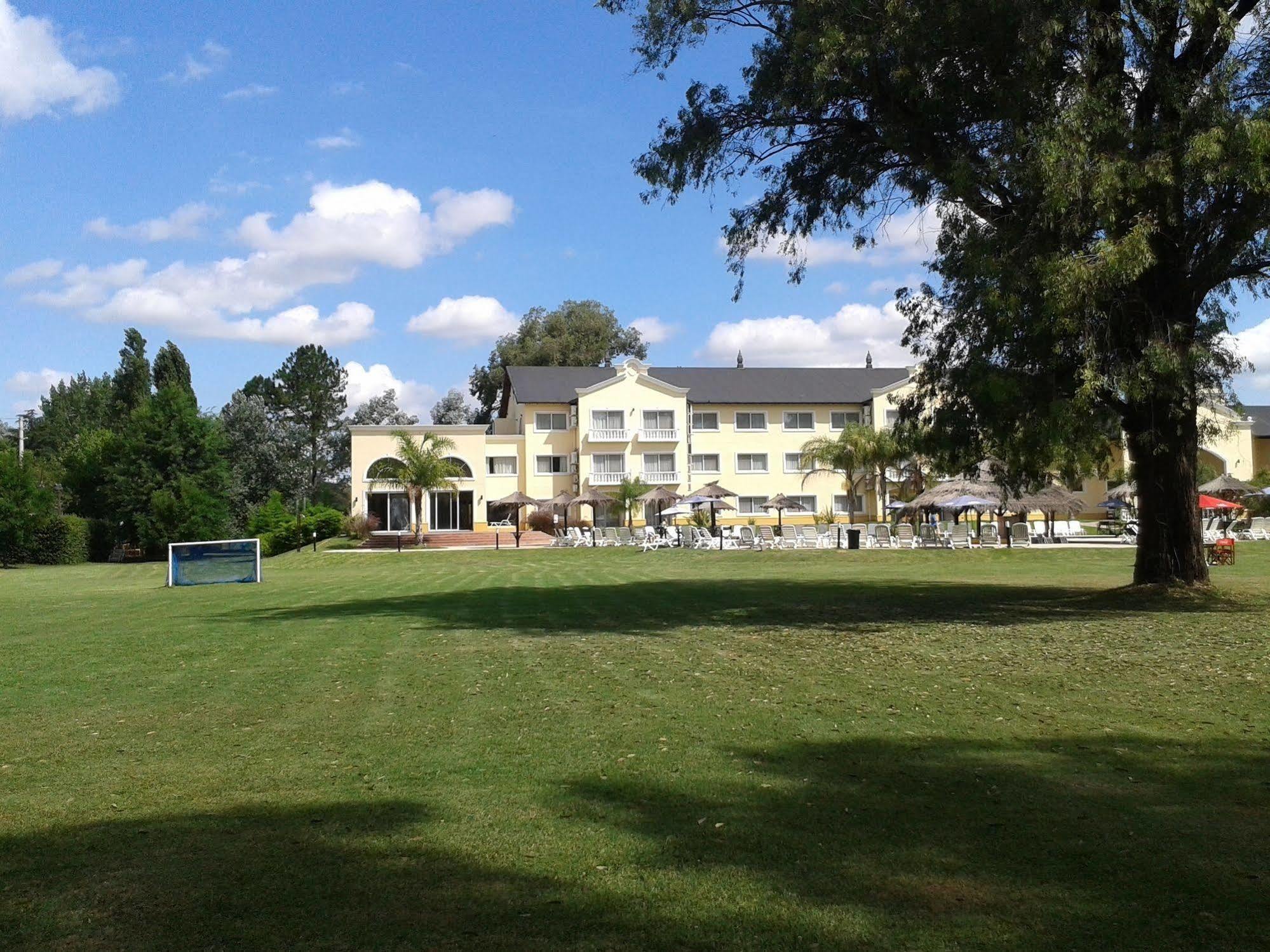 Howard Johnson & Convention Center 4* Pilar (Buenos Aires)