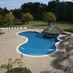 Howard Johnson Pilar Resort Spa & Convention Center 