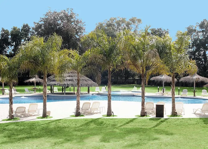 Howard Johnson Pilar Resort Spa & Convention Center